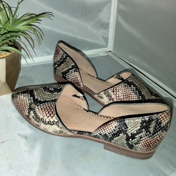 New women's slip on shoes by Madewell snake print size 9 pointy - Picture 4 of 10